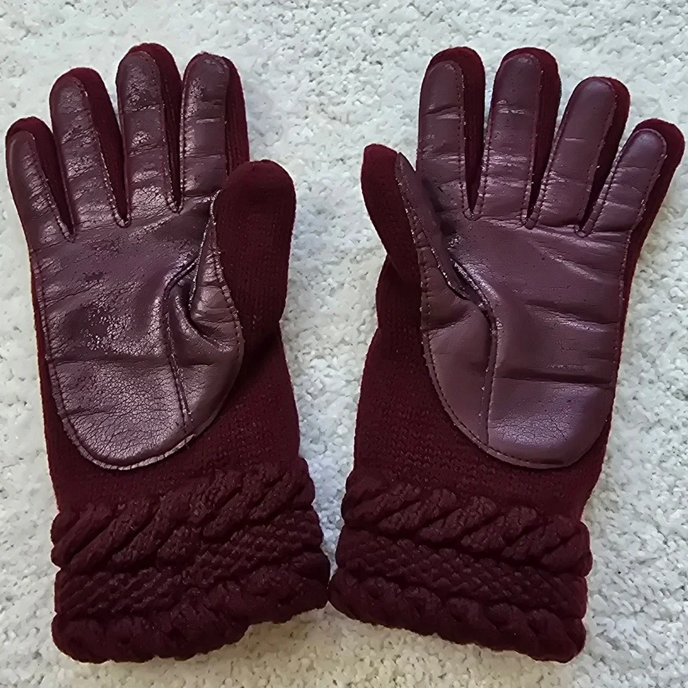 Vintage Womens Burgundy‎ Knit Gloves Lined Winter Warm Fashion Accessories 1970s